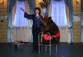 Представление дрессированного медведя в СПб