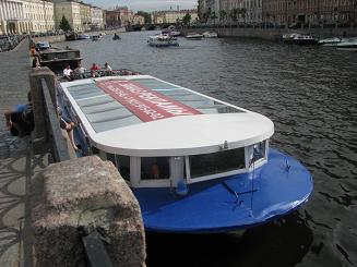 Начало сезона отдыха на Неве.