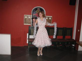 Ведущая Марина Яковлева